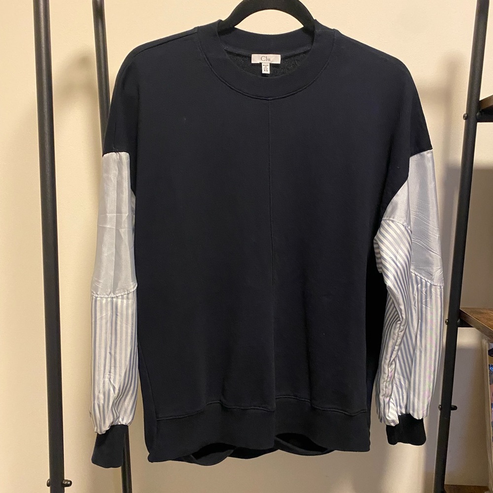 CLU crew neck with patchwork sleeve design